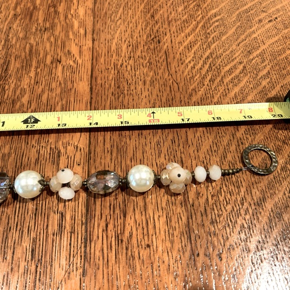 18 in costume jewelry with a vintage look.  Great beads and design. - Picture 6 of 8